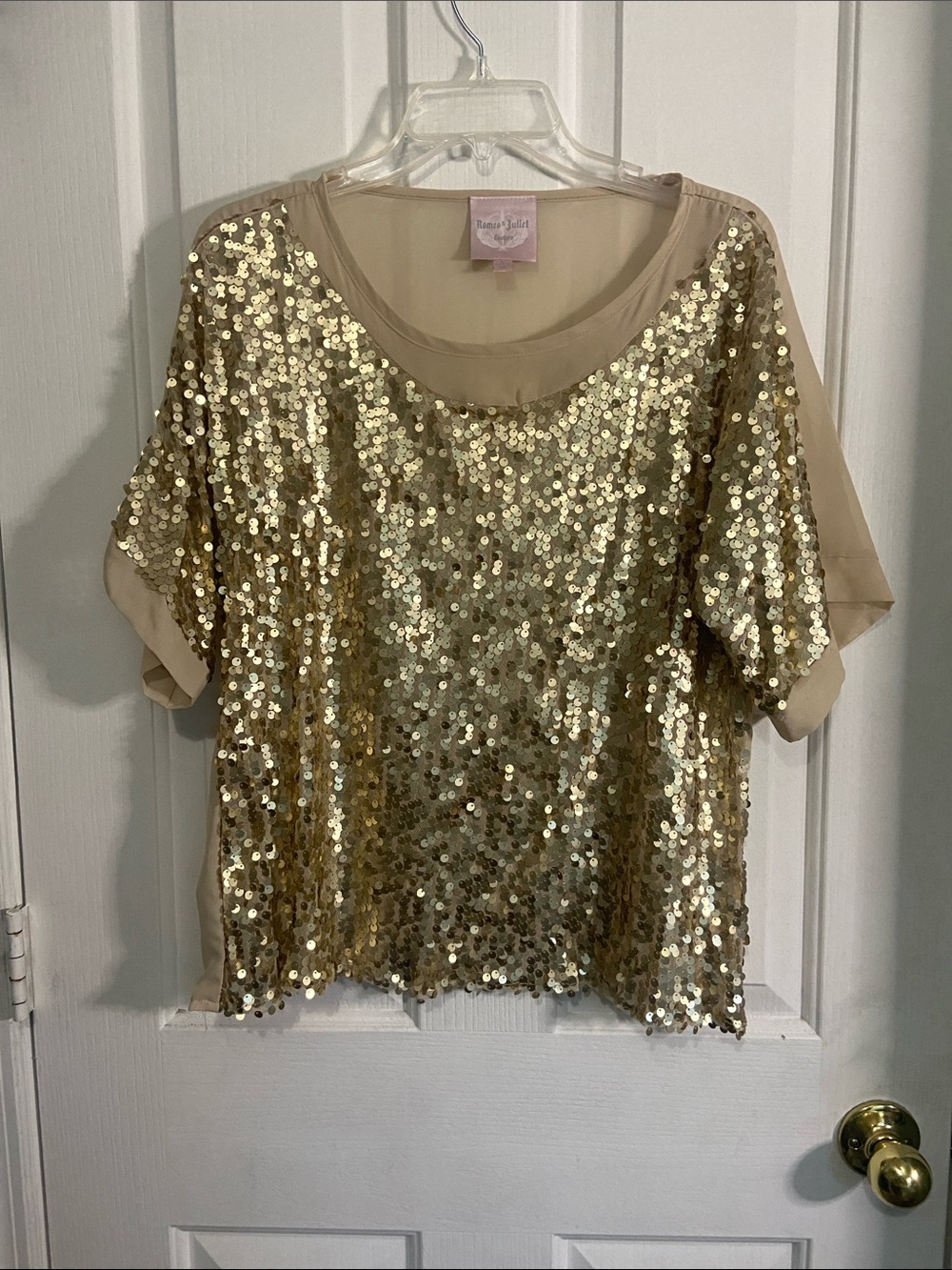 Romeo & Juliet Couture Gold Sequin Short Sleeve Blouse